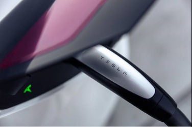 Tesla 第三季將交付 CCS2 充電規格電動車 目標七月底前完成全台超級充電站「雙規格並行」