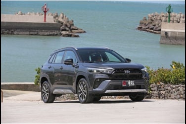 [試駕] 自帶跑格(上) Toyota Corolla Cross GR Sport 1.8 Hybrid