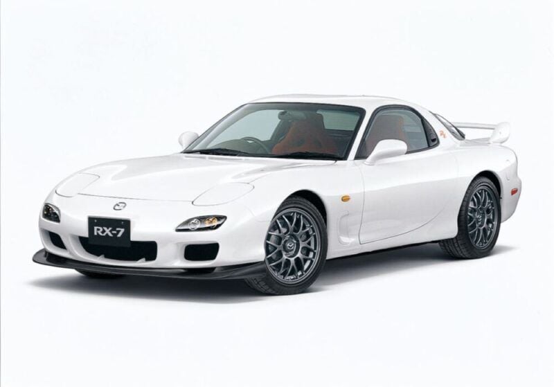 【連赤井秀一、安室透的車都有】名偵探柯南登場人物們的17台愛車