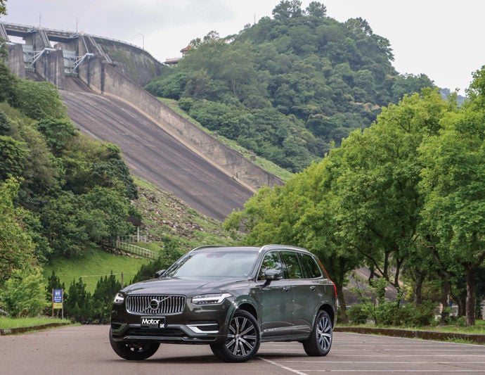 Volvo    XC90 Recharge T8 Inscription