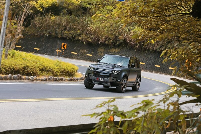 【試駕】王者風範 Land Rover Defender 90 V8 Carpathian Edition