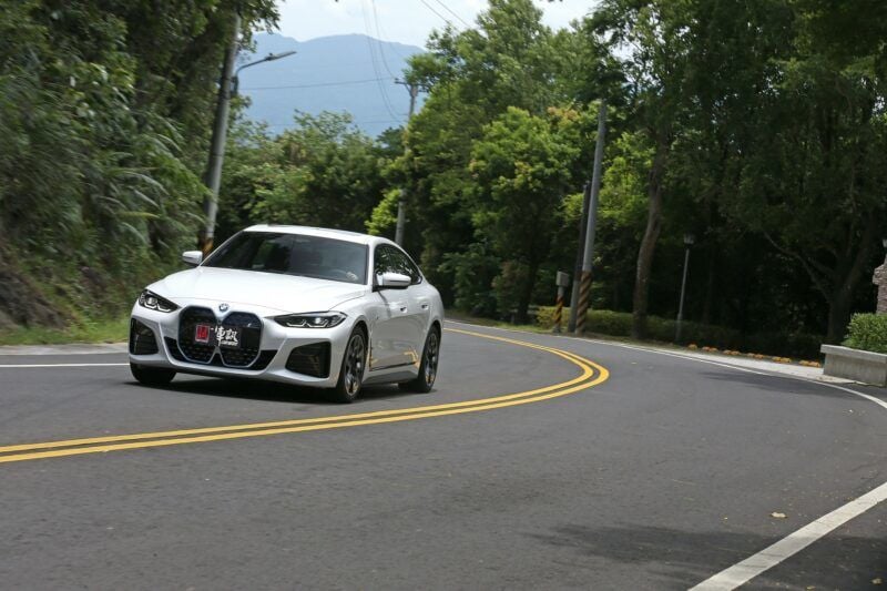 【試駕】搶進藍海 BMW i4 eDrive40