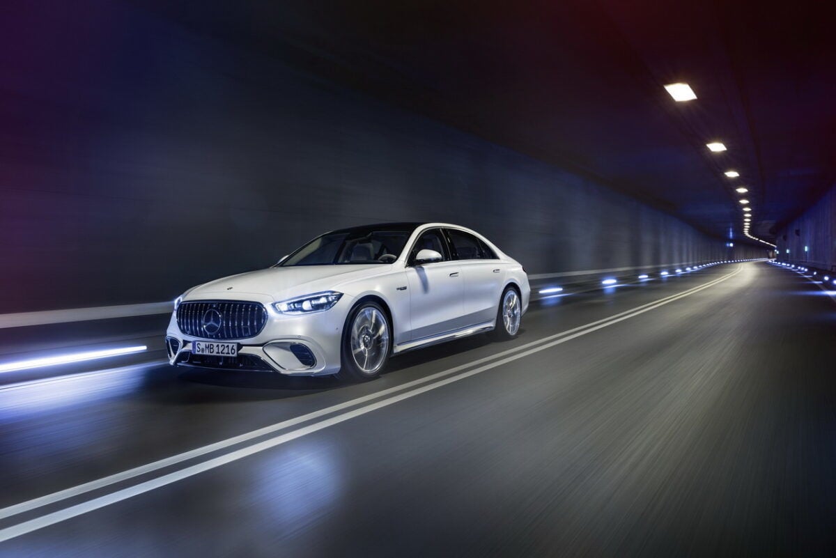 2023 Mercedes-AMG S 63 E Performance搭載791匹PHEV動力系統亮相 3.3秒破百 33 英里 EV 續航里程