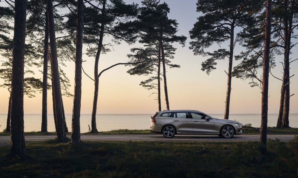 VOLVO V60 B3 Plus 全新動力新年式登場上市限量優惠價 179 萬