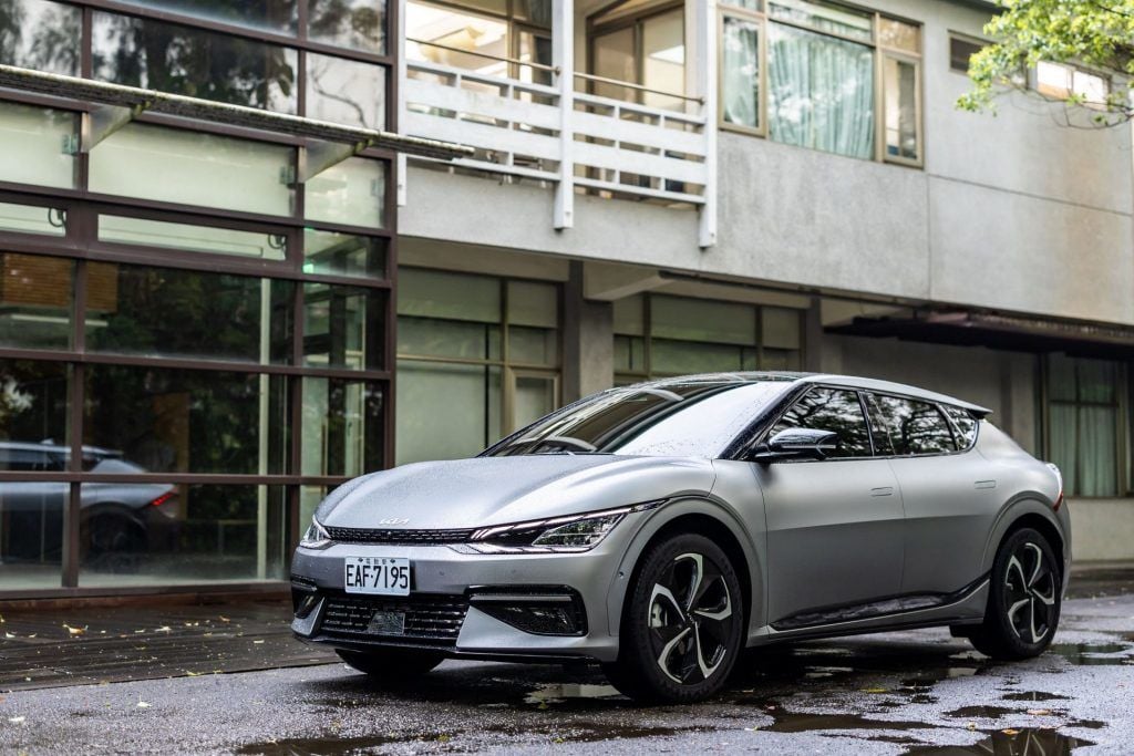 Kia   The Carnival全功能豪華休旅領牌突破2,000台！EV6 累計銷售領牌突破1,200台