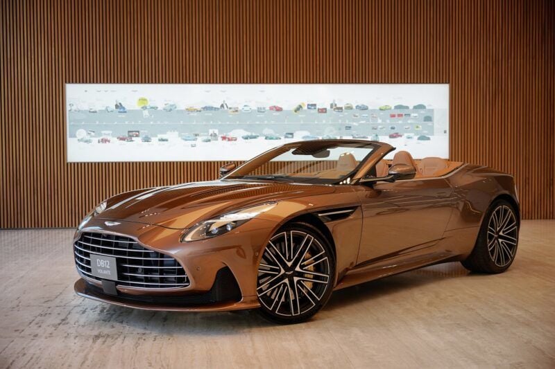 Aston Martin DB12 Volante 延續 Super Tourer 之名 – DB12 Volante 磅礡抵台