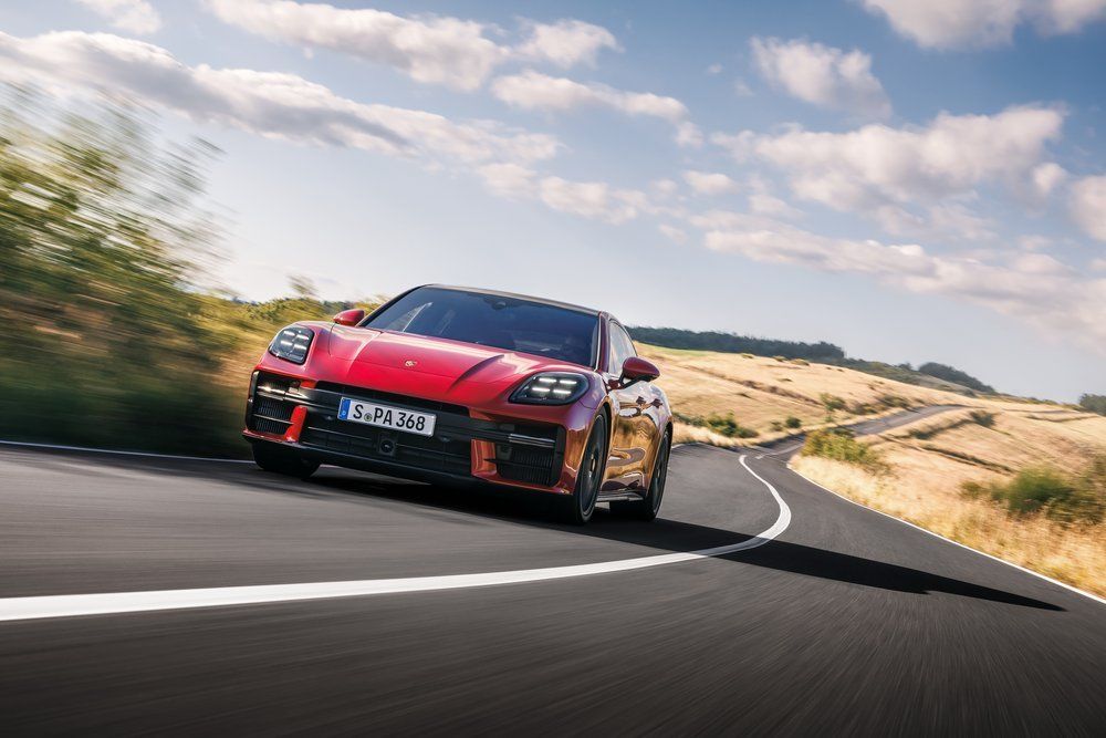 運動豪華兼具：全新 Panamera 旗艦車型 Panamera GTS：再攀動感之巔