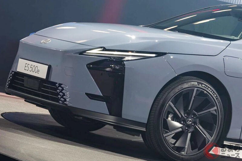 Lexus 全新「ES」發表！ 儀表板內藏「隱形按鈕」設計前衛，預計 2026 年春季於歐洲上市