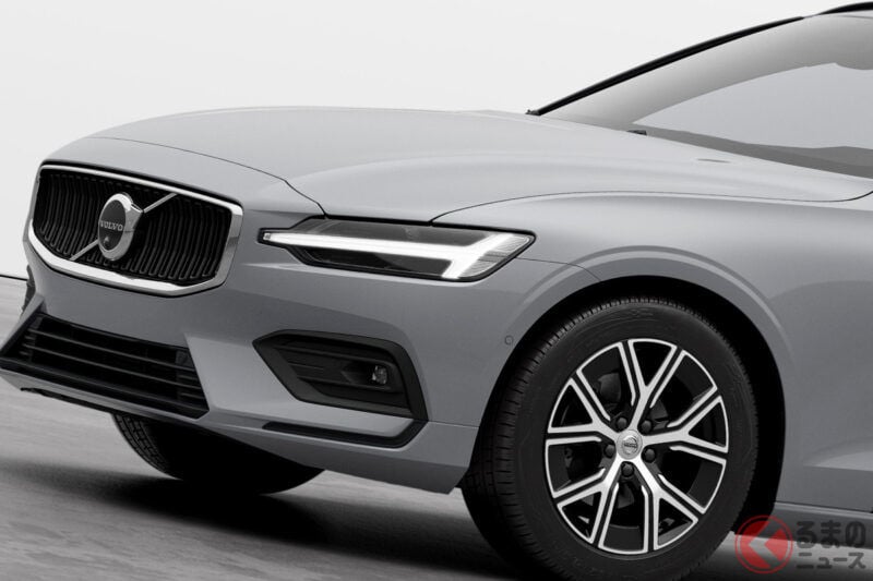 全新「旅行車與 SUV」發表！ 搭載好用的「中控螢幕」與最新安全配備，商品力大幅提升！Volvo 調整部分規格後，推出新款「V60」與「V60 Cross Country」！