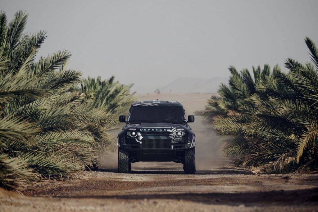首輛競賽規格 DEFENDER DAKAR D7X-R 完成撒哈拉沙漠嚴苛測試