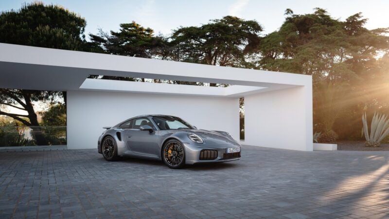 量產最強911現身 Porsche 911 Turbo S