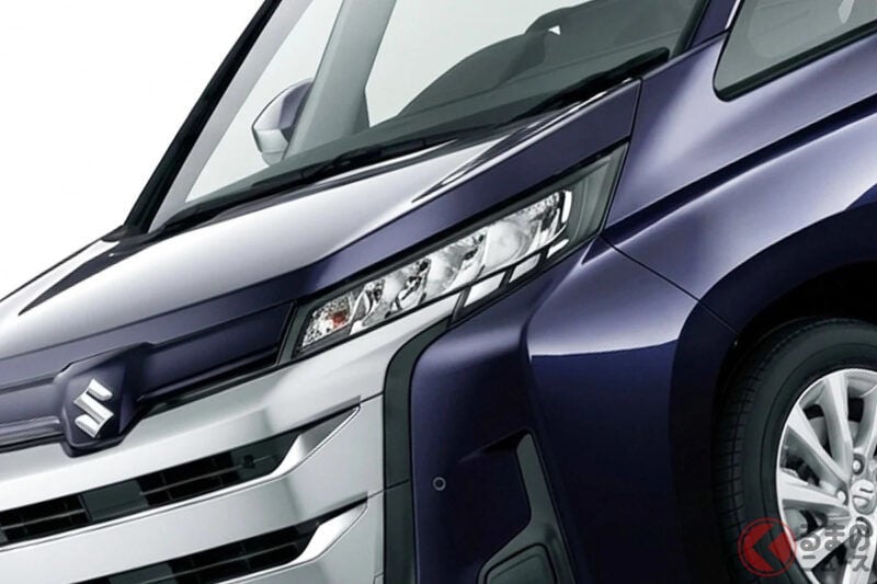 Suzuki的「8人座小型巴士」引發關注！全長4.7m方正車身×閃耀「S」廠徽的精悍鍍鉻車頭上身！最新「Landy」是什麼樣的車款？