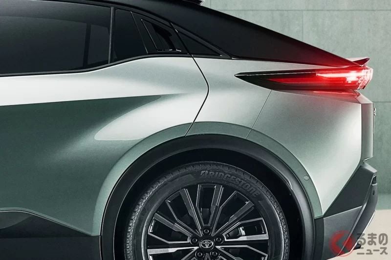豐田新型「C-HR」超強登場！意外降價約55萬日圓，超划算！創新鯊魚臉設計×「340馬力以上」的高性能四輪驅動版本也超吸睛！全長4.5米的「剛好尺寸」＋德規版本是什麼？