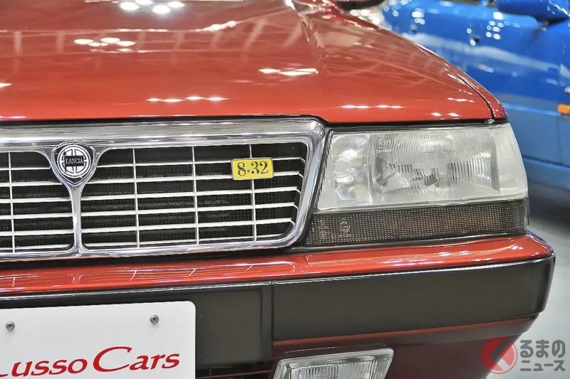 瘋狂的「高級車」Lancia「Thema 8.32」實車展示登場！搭載來自義大利頂級家具品牌打造內裝的豪華Sedan，竟然還塞進「Ferrari」引擎！？外表低調的四門車款，真面目到底是什麼？
