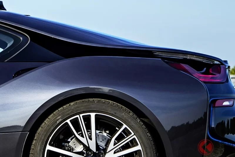 嶄新的四驅Sports Car登場！搭載1.5升引擎卻能輸出「370匹以上馬力」的車型引發關注！甚至有「藝人也在開而爆紅」「很有特別感、很喜歡」等聲音！同時擁有敞篷版本的BMW「i8」再度受到關注！