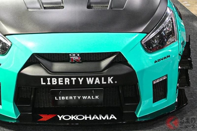 看了會「眼睛錯亂」！Nissan「好像有點小的GT-R!?」引發關注！kei car規格×wide fender打造「超有壓迫感車身」！Liberty Walk打造的custom car「Daihatsu Copen『GT-K』」系列是什麼？