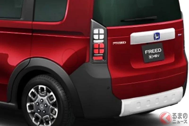 Honda最新「4WD」迷你廂型車引發關注！車長4.3公尺、採用「SUV風格的粗獷設計」，具備三排座椅可乘坐6人！油耗達「每公升21.1公里」，同時擁有豐富舒適配備，這款Freed的最高等級車型到底是什麼？