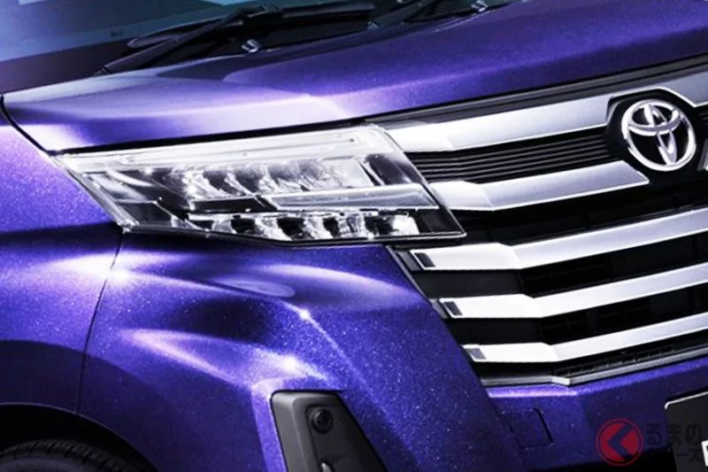 Toyota「4WD」滑門 wagon 引關注！229萬日圓就有「鍍鉻水箱護罩＆真皮方向盤」！配備豪華內外裝的「Roomy Custom G」到底有哪些配備？
