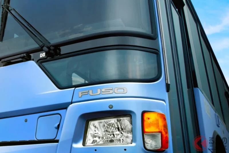 售價超過3200萬日圓！Mitsubishi Fuso發表全新「大型Route Bus」！兼顧「油耗與安全性」全面進化的「新型Aero Star」！最新巴士究竟變成什麼樣子？