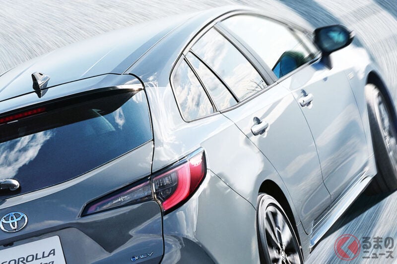 Toyota「全新 Corolla Touring」詢問度增加！不只擁有「每公升超過 28km」的低油耗表現，還配備提升操控感的「專屬 Suspension」與帥氣 Aero 套件！全長 4.5 公尺的「萬用 Wagon」特仕車「Active Sports」也在經銷現場成為熱門話題