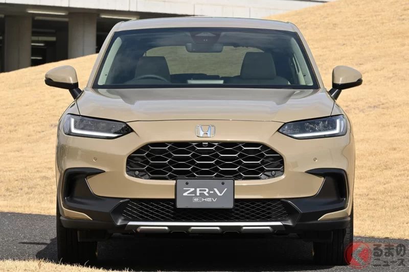 Honda「全新」5人座SUV詢問度暴增！ 帥氣「Honeycomb水箱護罩」＋「高質感Greige內裝」新登場引發話題！ 邁入第5年的改良版「ZR-V」 最新消息曝光，銷售現場怎麼說？