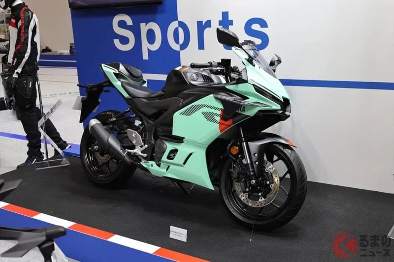 Yamaha 全新「Super Sport」正式發表！ 新增超符合 Z 世代 Y2K 潮流的「Light Green」新色！ 還能連接 Smartphone 的「YZF-R3／R25」2026 年式登場！