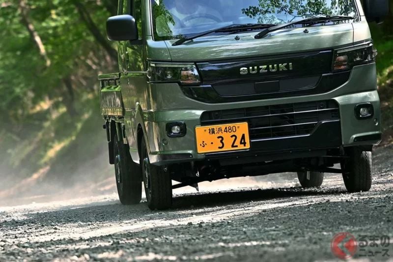 根本不只是「部分規格調整」！？Suzuki 輕卡車「Super Carry X Limited」2026 年式登場　連「2WD 自排」都有？令人開心卻又讓人煩惱的超完整配備究竟有哪些？