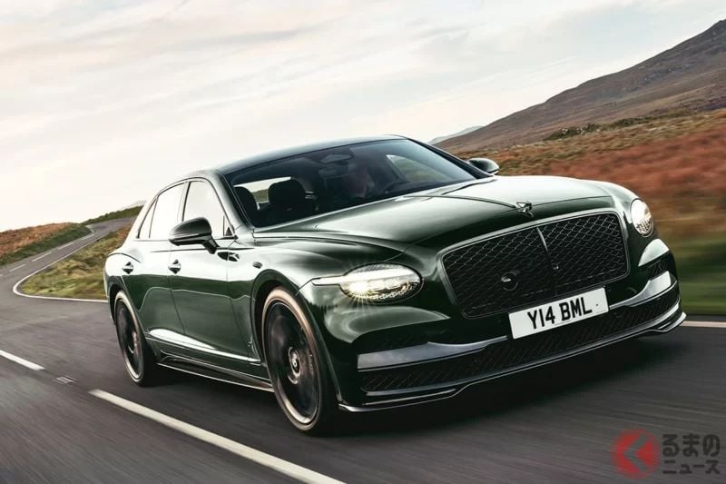 Bentley全新「超高級四門房車」正式發表！搭載4.0升V8引擎，輸出高達680匹馬力！ 採用創新「圓形頭燈」設計的新一代Flying Spur正式開放接單