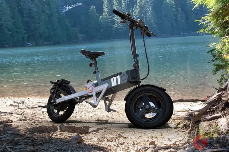 全長僅1.3公尺！ Toyota全新「Land Hopper」引發高度關注！堪比Land Cruiser的單人專屬「正統越野車」，而且還能合法上路行駛！ 這款全新Personal Mobility究竟是什麼來頭呢？