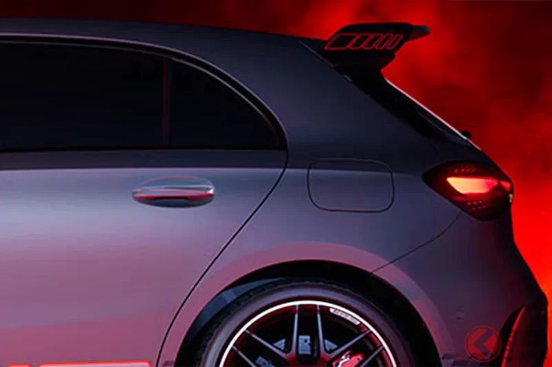 全新「4WD」運動跑車引發關注！採用與GR Corolla相近車身尺碼，搭載輸出超過420匹馬力的渦輪引擎，並配備專屬運動化裝備全面武裝！這款激進的Mercedes-AMG「AMG A 45 S」究竟是什麼樣的車？