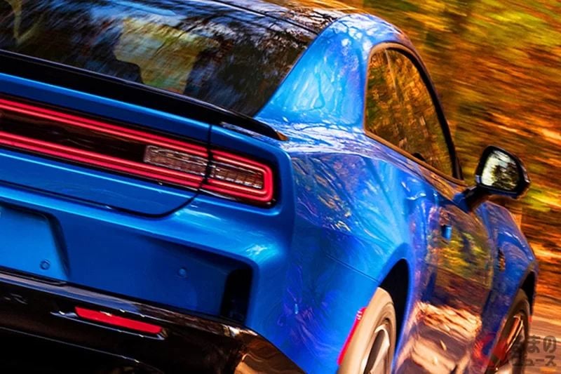 全長5.2公尺的「全新跑車」正式上市！搭載超強悍「直列六缸Twin Turbo」引擎！按下一個按鈕就能享受「甩尾滑行」樂趣，Dodge「Charger」正式在歐洲開放接單