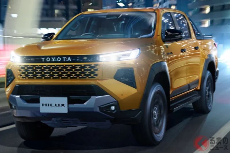 全長超過5.3公尺！Toyota全新「正統4WD」正式上市！ 睽違約一年半復活的大型硬派車身！ 霸氣十足的「Cyber相撲」設計也超吸睛，全新Hilux究竟是一款什麼樣的車？