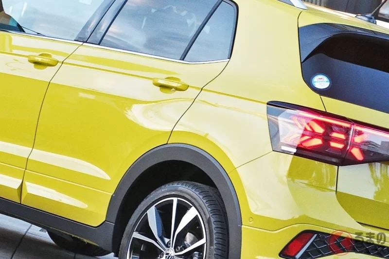 「Yaris Cross」尺寸的「5人座」小型SUV超強！全長4.2公尺級的小型車身卻「車室超寬敞」！搭載1.0L渦輪引擎的「Volkswagen T-Cross」到底是什麼樣的車？