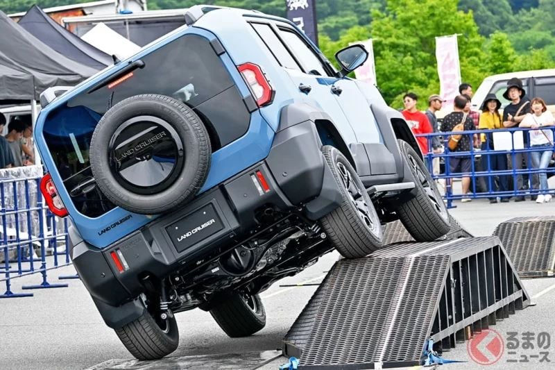 即使車身小巧依然是「超本格派」！系列最小的「全長4.6m級」車身，不僅能滿足家庭5人乘坐，也能輕鬆應付惡路！連專業人士都忍不住讚嘆的全新5人座SUV「Land Cruiser FJ」，親身體驗其驚人的行駛表現！