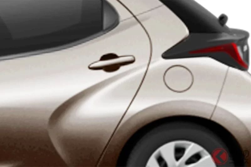 Toyota全新「Compact Car」比N-BOX還便宜！不到4公尺車身、可載5人，油耗每公升超過20公里！配備升級、進化更實用！帶你看看最新Yaris最便宜車型！