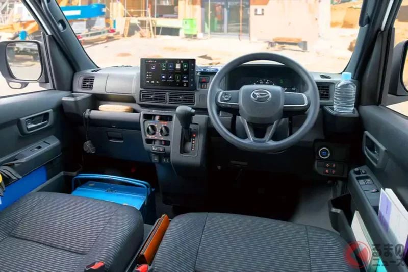 Daihatsu新款「小型Sliding Door Van」發表引發熱烈迴響！「配備完整很歡迎」「果然載物能力才是最大魅力」「便利性無可取代」等聲音也出現！擁有豐富車身型態的Hijet Cargo小改款車型備受關注！