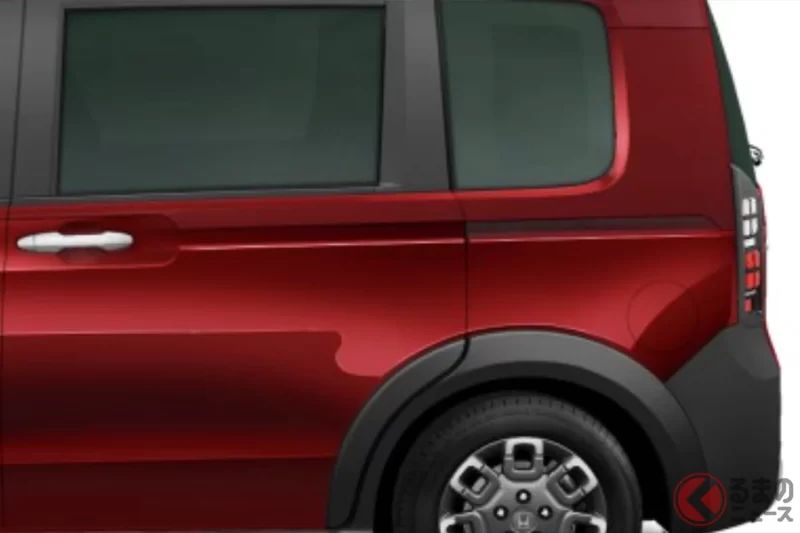 Honda最新「雙側滑門4WD Minivan」超厲害！ 採用「SUV風硬派設計」，小巧車身也能容納「3排6人座」！ 每公升油耗超過21公里，加上豐富舒適配備也是一大亮點！ 帶你關注「Freed」頂級車型！