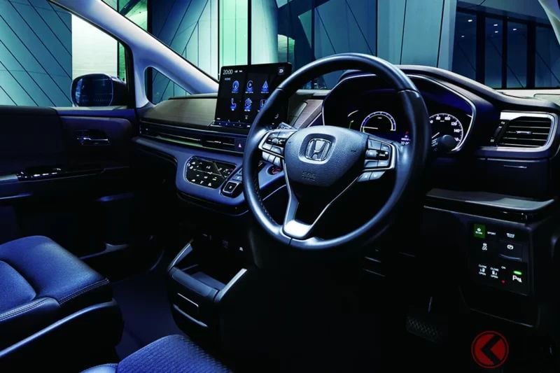 Honda最高級「三排座Minivan」詢問度暴增！「比Alphard更好！」「等不到全新Elgrand了……」等比較聲浪湧現！兼具低重心與運動化操控魅力的「Odyssey」再度引發關注！