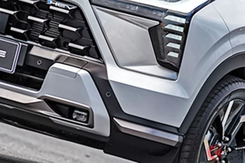 約 399 萬日圓起！Mitsubishi 全新「5 人座 SUV」發表！搭載 Hybrid 系統，油耗可達每公升 24 公里！超「寬敞」車內空間＋宛如「懸浮」般前衛車頂設計也超吸睛！新款「Xpander HEV」登陸印尼！