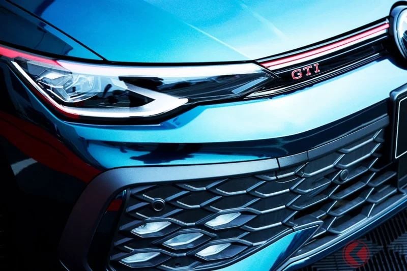 全新「5 Door Sport Car」即將登場，引發大量詢問！全長4.2公尺車身搭配260匹以上「2.0升Turbo」引擎，VW「Golf GTI 50週年紀念限定版」也成為經銷商熱門話題！