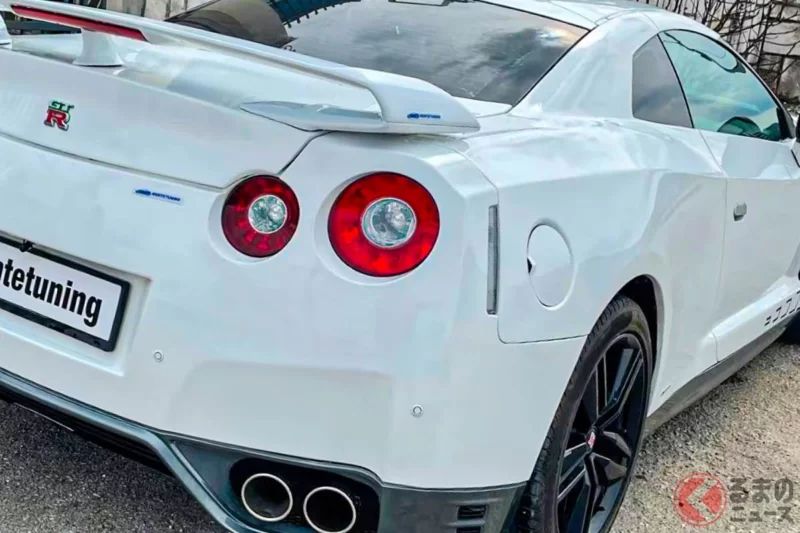 日產推出售價竟然只要約140萬元的「假GT-R」！ 搭載2.5L V6引擎＋手排變速箱的「R35!?」！ 德國網站驚見這款迷你版創意車型，網友直呼：「當梗車很有趣！」