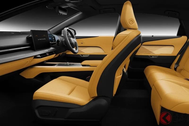 Lexus全新「高階房車」引發熱烈迴響！睽違8年大改款讓人直呼「想載老婆一起坐！」、「後座Ottoman太棒了」甚至有人當場決定下訂！超過5.1公尺的巨大車身搭配「豪華待客空間」，全新ES業務透露的「真實心聲」究竟是什麼？