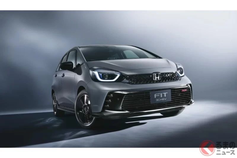Honda「新款Fit」上市後詢問電話「湧入」！「RS風格」獲得大量好評！想看實車的顧客也增加？迎來「第7年」大幅進化的「小改款車型」，各地經銷商反應如何？