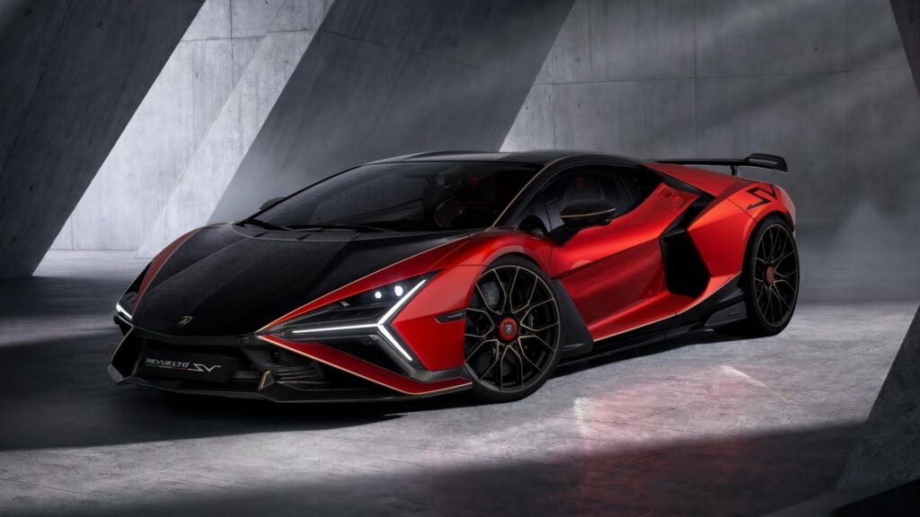 Lamborghini Revuelto SV  顛覆線型極限 開啟駕馭的量子躍進