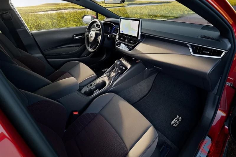 新車約370萬日圓！Toyota發表全新「Corolla」！首度採用「新色」的限量「60週年紀念車型」登場！還有強悍2.0升車型的「美規版」究竟有哪些變化？