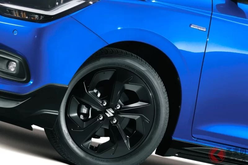 Suzuki「Swift」全新「Sport版本」備受矚目！採用超有氣勢的「漆黑Aero」讓「跑格氣場」大幅改變！由「原廠」親自操刀的「AWIN×Suzuki」打造，專屬Body Kit帥到太誇張！