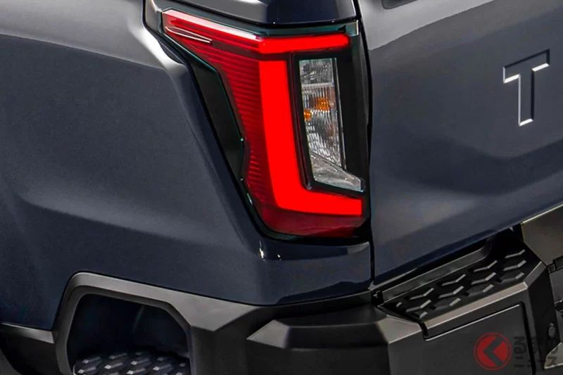 「睽違10年全面改款」Toyota全新「Hilux」登場！搭載強悍高性能4WD車型！「TOYOTA」字樣Logo也很吸睛的「第9代」西國版車型究竟是什麼？