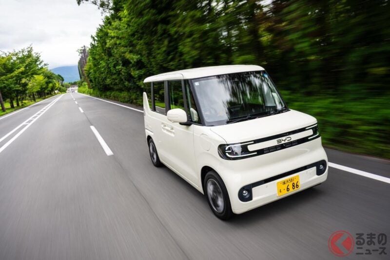 新車不到200萬日圓（約新台幣40萬元）！「幾乎和N-BOX一樣大」的全新「輕型高頂廂型車」登場！雙側滑門＆電動皮革座椅都配備！首款「日本專屬設計車」BYD「RACCO」是什麼樣的車？