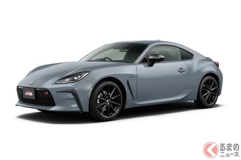 新車 293 萬日圓起！Toyota「新款 FR 2 門跑車」登場後詢問「蜂擁而至」！低價格且提供 6 速手排的「親民車款」迎來第 6 年進化！全新「令和版 AE86」改良車型讓經銷商也熱烈討論的「GR86」