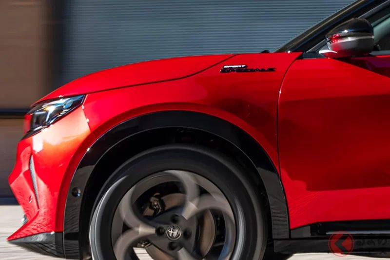 「Yaris Cross」級距的新款「小型SUV」引發話題！搭載1.2L「Turbo」，每公升可行駛23km！「Sporty內裝也很棒」的Alfa Romeo「Junior Ibrida Sport Speciale」究竟是什麼？